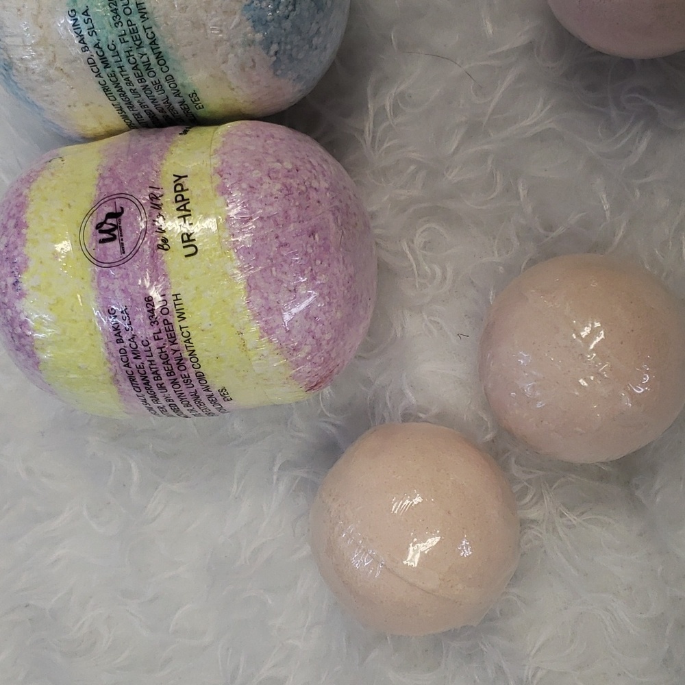 7 Piece Bath Bombs Bath & Body Bundle - Picture 4 of 6